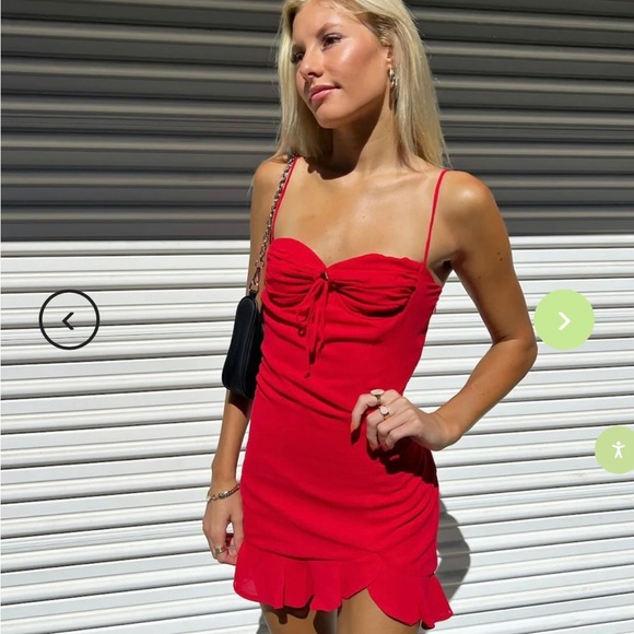 ❤️princess Polly “first priority” DRESS❤️

❣️NEW WITH TAGS❣️NEVER WORN - Picture 1 of 10